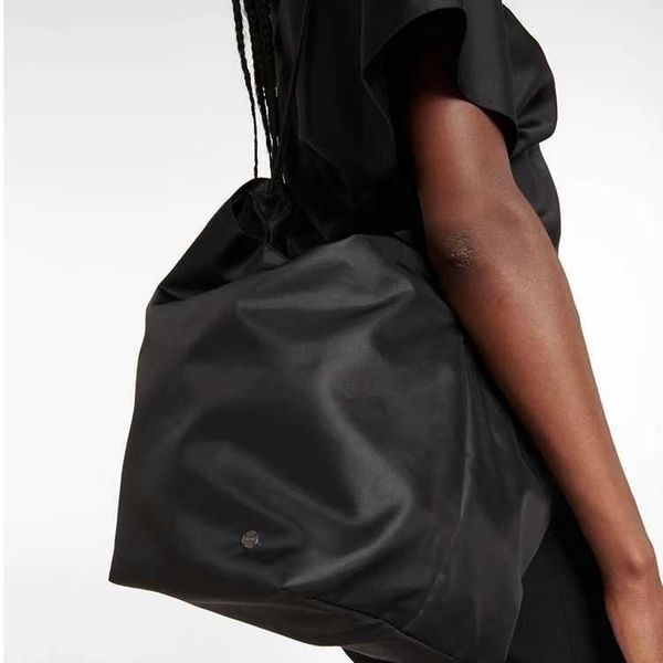 designer bags leather bag large capacity shoulder cowhide hand mother lichee grain head layer bucketclassic tote bag the row vixp
designer bags leather bag large capacity shoulder cowhide hand mother lichee grain head layer bucketclassic tote bag the row vixp