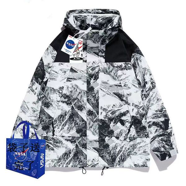 nasa charge coat men's three in one detachable outdoor mountaineering suit spring, autumn, winter thickened plush coat, Black;brown
nasa charge coat men's three in one detachable outdoor mountaineering suit spring, autumn, winter thickened plush coat, Black;brown