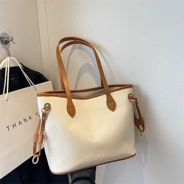 evening bags 2023 summer new edition fashion simple contrast tote temperament one shoulder women's bag
evening bags 2023 summer new edition fashion simple contrast tote temperament one shoulder women's bag