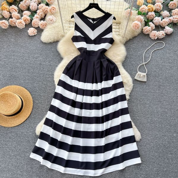 french vintage elegant temperament contrast stripe sleeveless dress with waist wrapping temperament large fold tank long dress, Black;gray
french vintage elegant temperament contrast stripe sleeveless dress with waist wrapping temperament large fold tank long dress, Black;gray