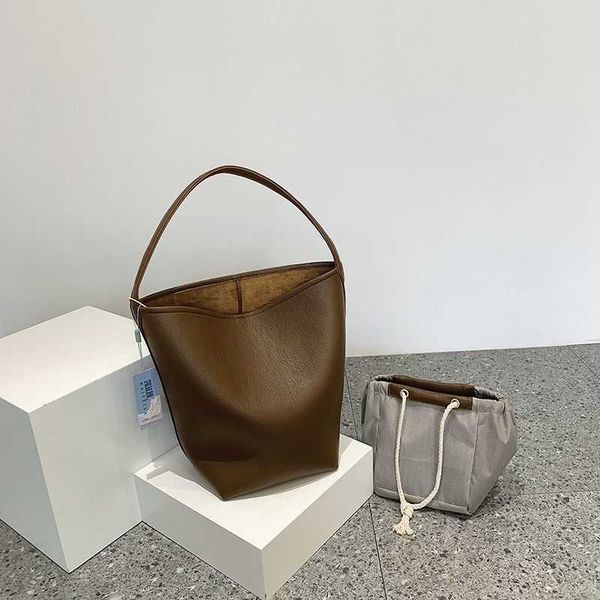 designer bags leather commuter tote advanced sense one shoulder bucket classic tote the row kqqb
designer bags leather commuter tote advanced sense one shoulder bucket classic tote the row kqqb