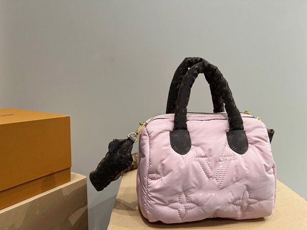 luxurys designers speedy 25 l fashion women winter shoulder bags classical female handbags tote crossbody ladies stitched cotton pillow bag
luxurys designers speedy 25 l fashion women winter shoulder bags classical female handbags tote crossbody ladies stitched cotton pillow bag