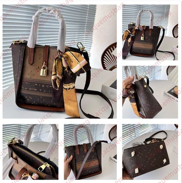 designer tote bag women handbag with lock ribbon totes l shoulder crossbody bags clutch wallet hobo purses 4a quality monograms messenger sa
designer tote bag women handbag with lock ribbon totes l shoulder crossbody bags clutch wallet hobo purses 4a quality monograms messenger sa