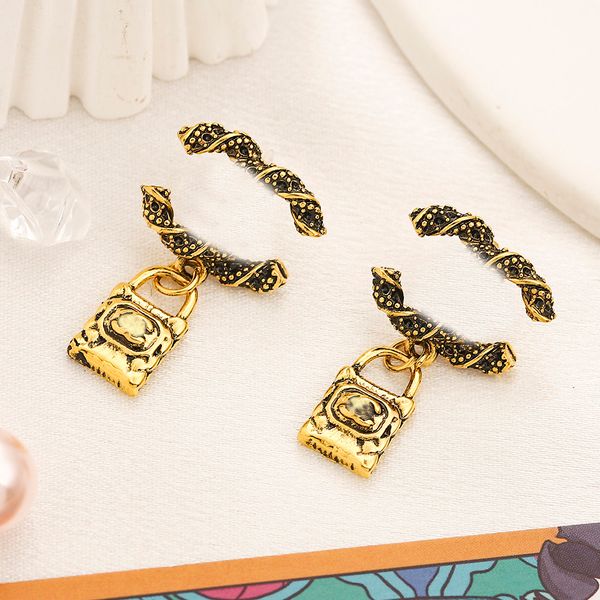 luxury brand women earrings designers double letter ear stud gold plated geometric earring eardrop for bride wedding party gifts jewerlry ac, Golden;silver
luxury brand women earrings designers double letter ear stud gold plated geometric earring eardrop for bride wedding party gifts jewerlry ac, Golden;silver