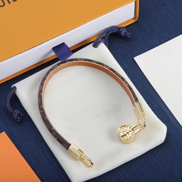 europe america style charm bracelets brand men women presbyopic leather magnetic buckle hand rope flower l design engraved v letter metal pu, Golden;silver
europe america style charm bracelets brand men women presbyopic leather magnetic buckle hand rope flower l design engraved v letter metal pu, Golden;silver