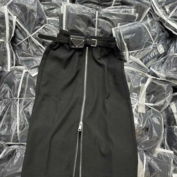 summer women's classic triangle belt casual slim zipper skirt, comfortable fabric can not afford the ball, slim version of casual simpl, Black;gray
summer women's classic triangle belt casual slim zipper skirt, comfortable fabric can not afford the ball, slim version of casual simpl, Black;gray