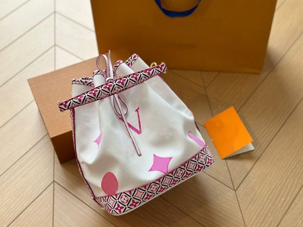 2023 new style color printing shoulder bag clutch handbag crossbody package evening bags neonoe drawstring bucket bag m44022
2023 new style color printing shoulder bag clutch handbag crossbody package evening bags neonoe drawstring bucket bag m44022