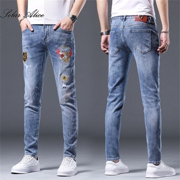 men's jeans spring autumn light blue classic embroidery midrise straight casual pants 230724
men's jeans spring autumn light blue classic embroidery midrise straight casual pants 230724