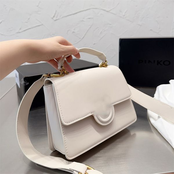new luxury handbag ladies messenger bag designer shoulder chain fashion classic retro dinner party dust bag
new luxury handbag ladies messenger bag designer shoulder chain fashion classic retro dinner party dust bag
