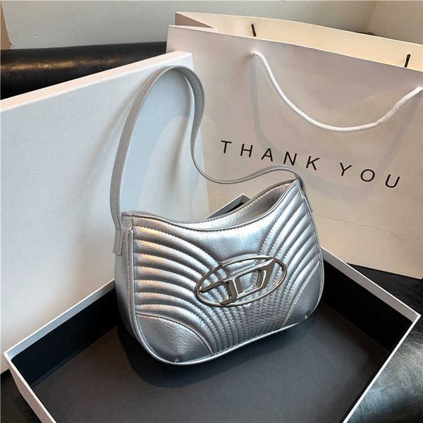 2023 new french stick bag with advanced sense dingdang underarm silver women's fashion versatile shoulder handbag purses
2023 new french stick bag with advanced sense dingdang underarm silver women's fashion versatile shoulder handbag purses