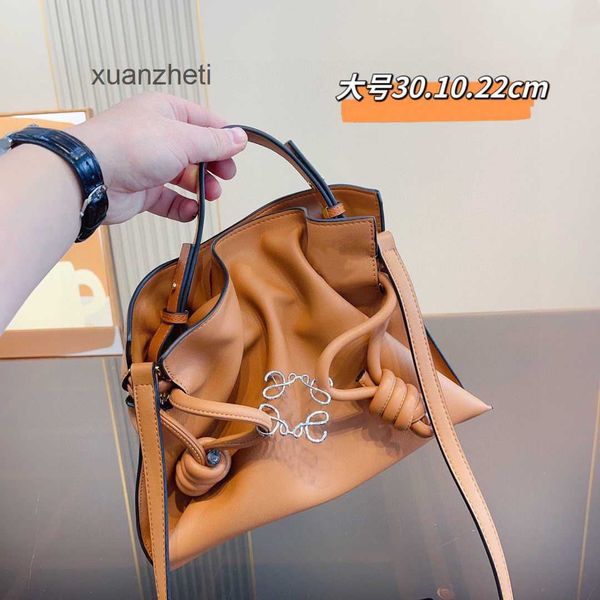 pleated tote capacity women wheat designer flamenco classic drawstring bag cowhide braised 2023 early spring high loewsbag commuter girl p9t
pleated tote capacity women wheat designer flamenco classic drawstring bag cowhide braised 2023 early spring high loewsbag commuter girl p9t