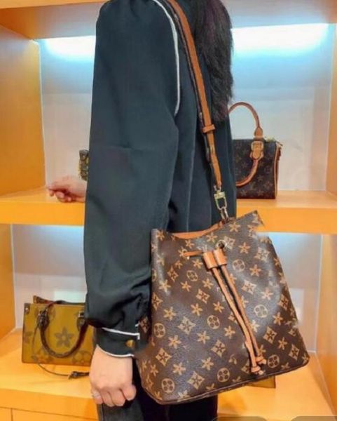 luxurys designers neonoe bucket shoulder bags flower purses louiseity women tote brand letter viutonity genuine leather handbags vuttons cro
luxurys designers neonoe bucket shoulder bags flower purses louiseity women tote brand letter viutonity genuine leather handbags vuttons cro