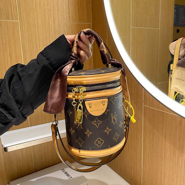 evening bags women's 2023 new trendy fashionable handheld bucket small and popular high end feeling network red crossbody bag
evening bags women's 2023 new trendy fashionable handheld bucket small and popular high end feeling network red crossbody bag