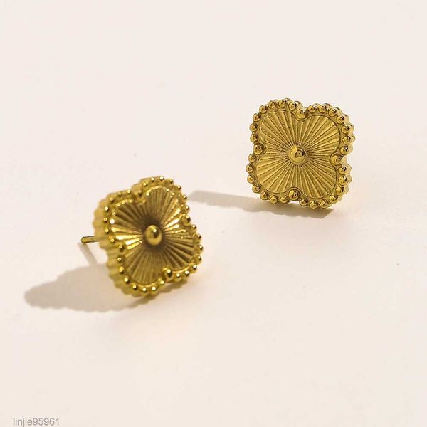 designer stud earrings love 18k gold plated clover for women fashion luxury wedding stainless steel jewelry, Golden;silver
designer stud earrings love 18k gold plated clover for women fashion luxury wedding stainless steel jewelry, Golden;silver
