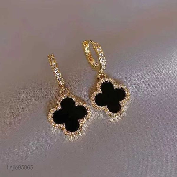 designer earrings clover for women senior classic small fragrant wind new 18k gold light flash mens121, Golden;silver
designer earrings clover for women senior classic small fragrant wind new 18k gold light flash mens121, Golden;silver