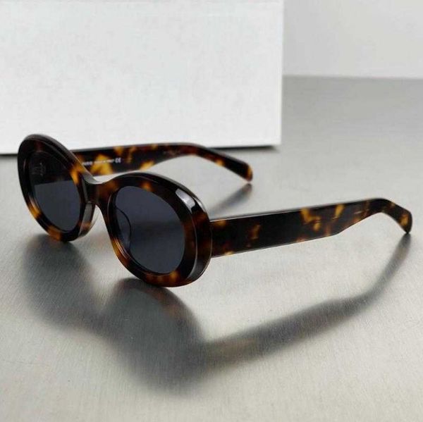 luxury fashion designer 40194 sunglasses women vintage charming round frame eyeglasses summer trendy versatile style anti-ultraviolet come w, White;black
luxury fashion designer 40194 sunglasses women vintage charming round frame eyeglasses summer trendy versatile style anti-ultraviolet come w, White;black
