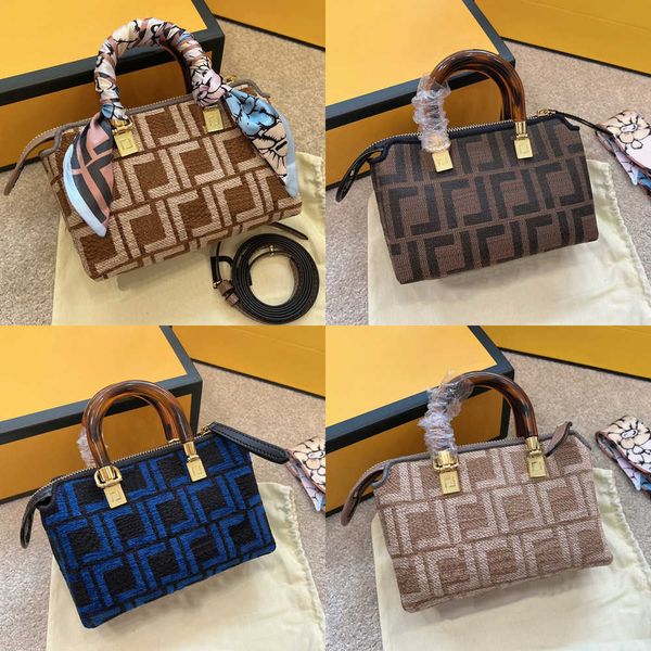 evening bags new handbags shoulder bag women mini designer handbag classic letter pattern womens fashion cross body with silk scarf
evening bags new handbags shoulder bag women mini designer handbag classic letter pattern womens fashion cross body with silk scarf