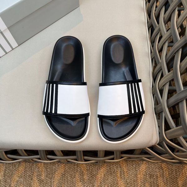 slippers classic tb luxury brand black striped design male sandals outdoor beach causal couple shoes 230724
slippers classic tb luxury brand black striped design male sandals outdoor beach causal couple shoes 230724