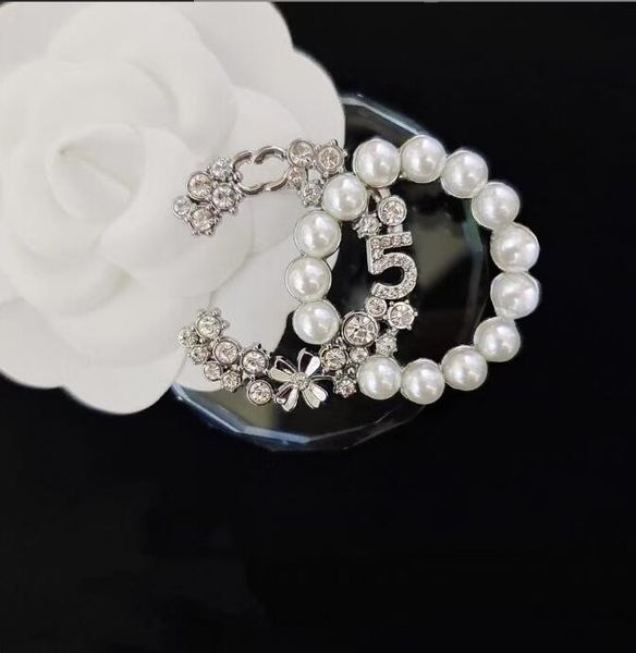 desinger retro brooch women crystal rhinestone pearl letter brooches suit pin fashion gifts jewelry accessories 20style, Gray
desinger retro brooch women crystal rhinestone pearl letter brooches suit pin fashion gifts jewelry accessories 20style, Gray