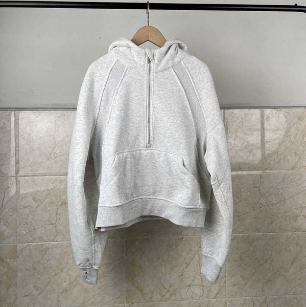 23ss designer jacket embroidered version of scuba suit with full zipper short and plush thick spring and autumn hooded jacket for women', Black;brown
23ss designer jacket embroidered version of scuba suit with full zipper short and plush thick spring and autumn hooded jacket for women', Black;brown
