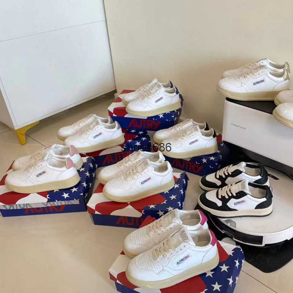 designer shoe men women leather shoes fashion autries casual sneaker medalist sneakers usa triple outdoor rubber platform trainers with box, Black
designer shoe men women leather shoes fashion autries casual sneaker medalist sneakers usa triple outdoor rubber platform trainers with box, Black
