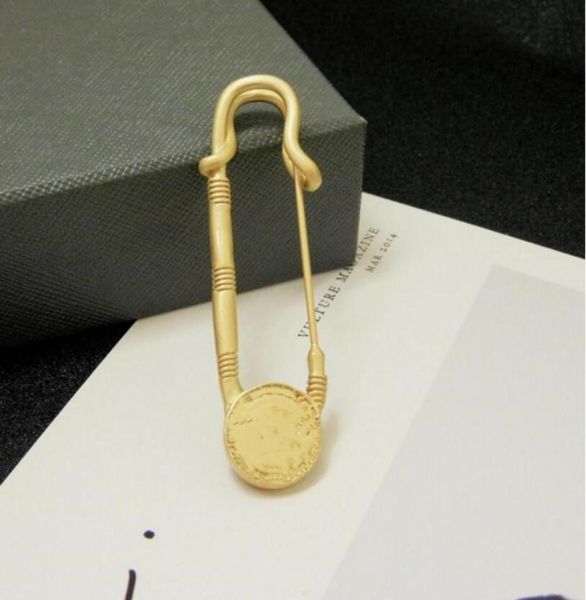 selling european and american styles of human avatar brooches diamond brooch clothes allmatch fashion gold net red accessorie630085036248, Gray 
selling european and american styles of human avatar brooches diamond brooch clothes allmatch fashion gold net red accessorie630085036248, Gray