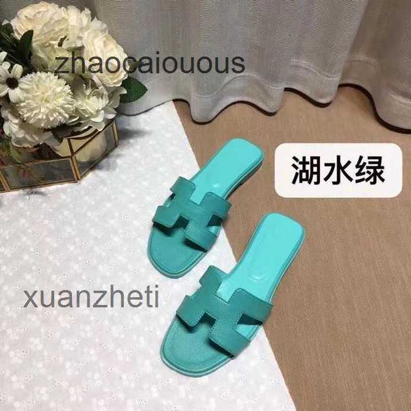 2023 summer h women's sandal baida shoes slippers oran slipper bear designer color matching leatflat sandals for tourism litchi pattern
2023 summer h women's sandal baida shoes slippers oran slipper bear designer color matching leatflat sandals for tourism litchi pattern