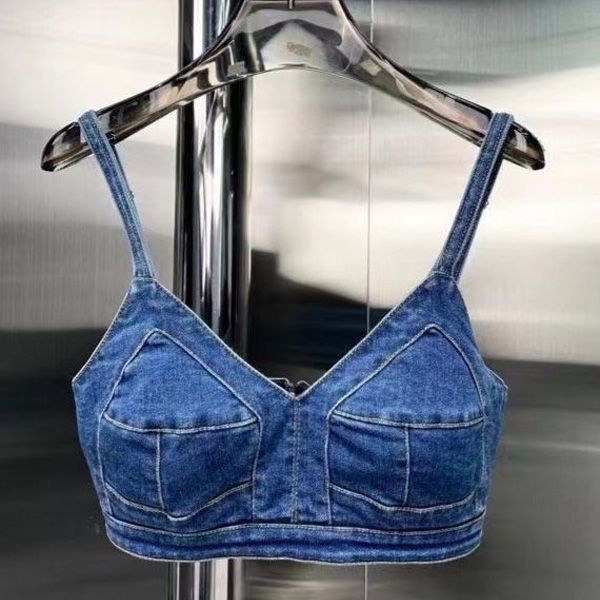 23 spring summer women designer vest denim v-neck vest thin shoulder strap sling canada vest girl bra paired high-waisted wide-leg pants p, White
23 spring summer women designer vest denim v-neck vest thin shoulder strap sling canada vest girl bra paired high-waisted wide-leg pants p, White