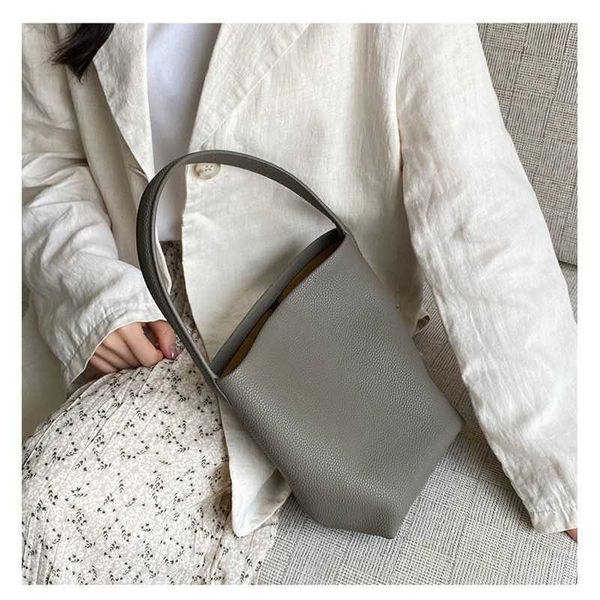 designer bags leather commuter tote advanced sense one shoulder bucket classic tote the row widi
designer bags leather commuter tote advanced sense one shoulder bucket classic tote the row widi