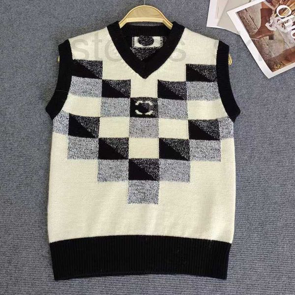 women's vests designer knitted v-neck sleeveless wool vest double c tank for spring/summer 2023 new product 5g60, Black;white
women's vests designer knitted v-neck sleeveless wool vest double c tank for spring/summer 2023 new product 5g60, Black;white