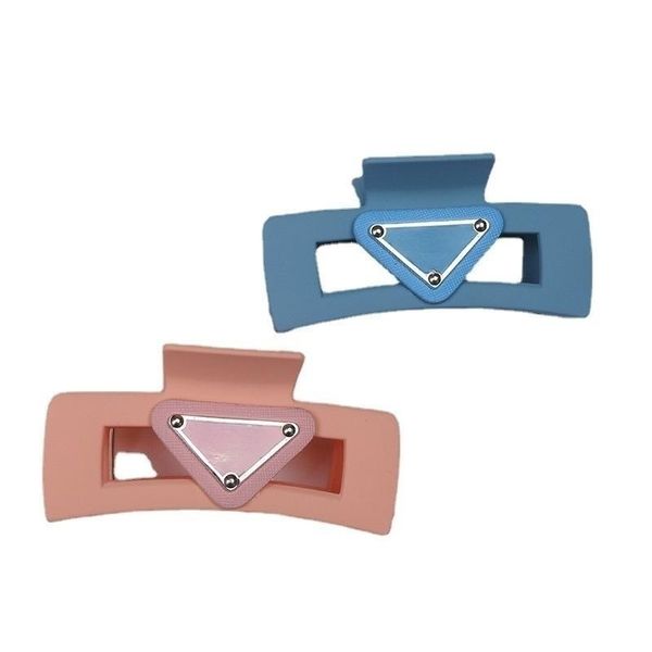 designer triangle hair clip barrettes women girls brand p letters hair claw fashion hair jewelry headwear hairpin hairclip dropshipping, Golden;silver
designer triangle hair clip barrettes women girls brand p letters hair claw fashion hair jewelry headwear hairpin hairclip dropshipping, Golden;silver