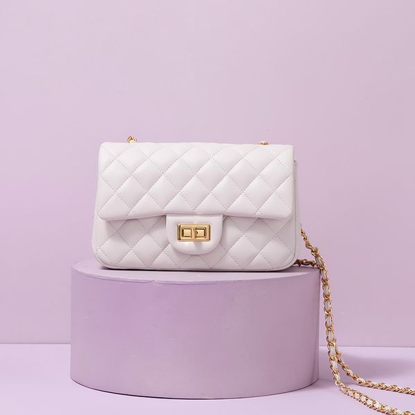9a new cowhide joker one-shoulder chain diagonal bag fashion high-grade small xiangling simple leather small bag.
9a new cowhide joker one-shoulder chain diagonal bag fashion high-grade small xiangling simple leather small bag.