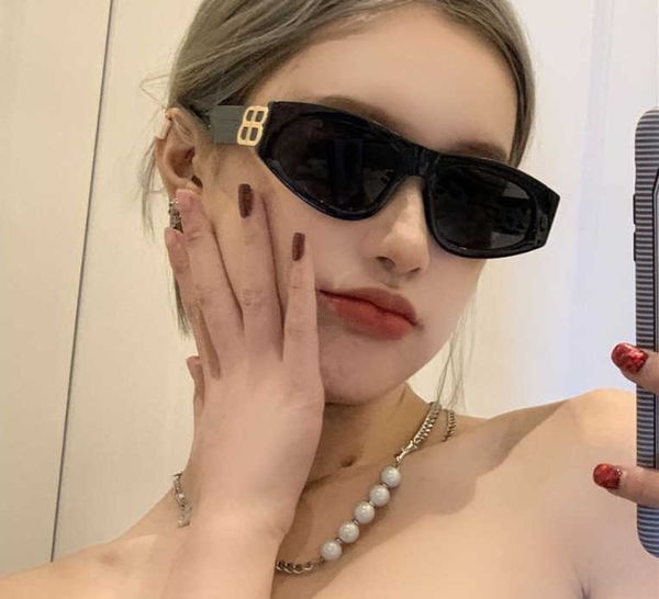 2023 personalized street shooting mesh red small square sunglasses fashion metal double b sunglasses, White;black
2023 personalized street shooting mesh red small square sunglasses fashion metal double b sunglasses, White;black