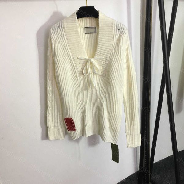 23ss women sweater womens designer clothing strap v-neck long-sleeved pullover sweater womens clothing, White;black
23ss women sweater womens designer clothing strap v-neck long-sleeved pullover sweater womens clothing, White;black