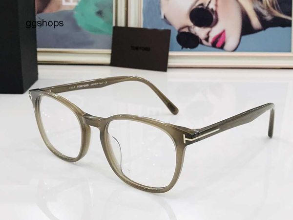 full ford tom-fords and glasses premium flat glasses sunglasses frame men's plate women's myopia square prevent blue frame light d, White;black
full ford tom-fords and glasses premium flat glasses sunglasses frame men's plate women's myopia square prevent blue frame light d, White;black