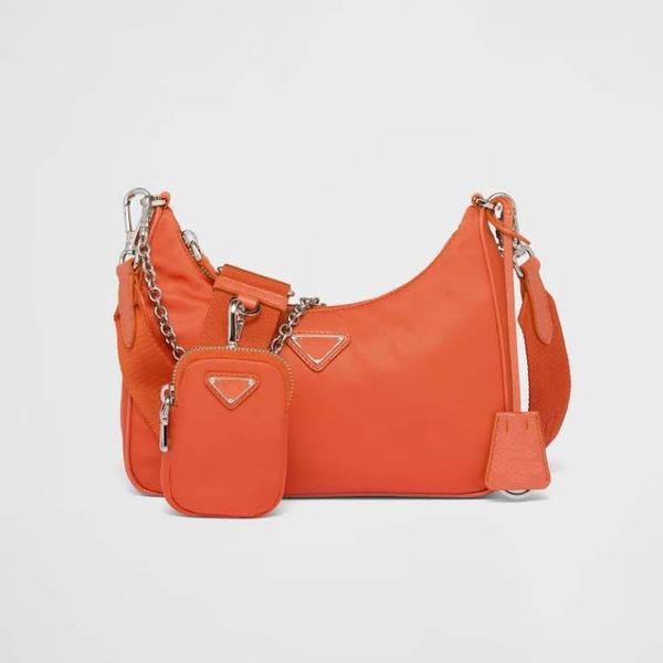designer bag shoulder bags crossbody designer bags tote bag designer enamelled triangular metal logo removable metal chain shoulder strap la
designer bag shoulder bags crossbody designer bags tote bag designer enamelled triangular metal logo removable metal chain shoulder strap la