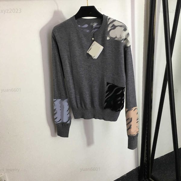 designer women sweater fashion contrast logo round neck knit shirt size s-l long sleeved pullover july20, White;black
designer women sweater fashion contrast logo round neck knit shirt size s-l long sleeved pullover july20, White;black