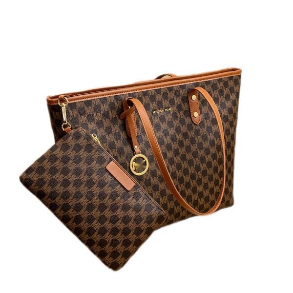 new tote women's bag two piece set high capacity shopping bag small commuter one shoulder printed big bag
new tote women's bag two piece set high capacity shopping bag small commuter one shoulder printed big bag