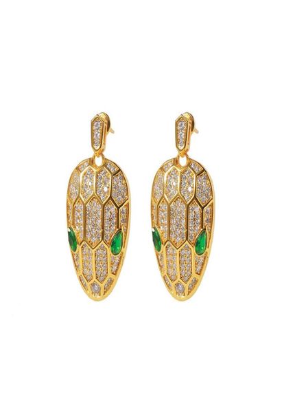 fashion 18k gold luxury head designer stud earrings luxury brand green stone crystal diamond shining ear rings earring jewelry gift1052602, Golden;silver
fashion 18k gold luxury head designer stud earrings luxury brand green stone crystal diamond shining ear rings earring jewelry gift1052602, Golden;silver