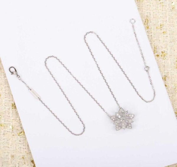 s925 silver pendant necklace with flower design and sparkly diamond for women wedding jewelry gift have box ps48104980101
s925 silver pendant necklace with flower design and sparkly diamond for women wedding jewelry gift have box ps48104980101