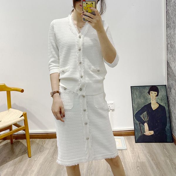 new s-androv neck set skirt medium sleeve knitted cardigan+halfway dress black and white set
new s-androv neck set skirt medium sleeve knitted cardigan+halfway dress black and white set