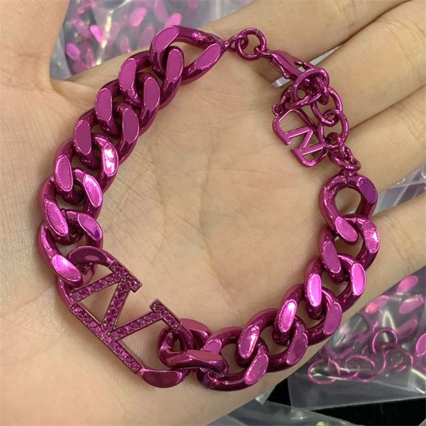 woman v logo charm bracelets letter v gold metal chain bracelet designer luxury cuff jewelry women accessories 2431, Golden;silver
woman v logo charm bracelets letter v gold metal chain bracelet designer luxury cuff jewelry women accessories 2431, Golden;silver