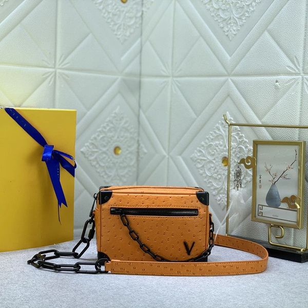 luxury embossing retro mini soft trunk box bag womens man designer cosmetic case tote handbag clutch genuine leather cross body shoulder cha
luxury embossing retro mini soft trunk box bag womens man designer cosmetic case tote handbag clutch genuine leather cross body shoulder cha