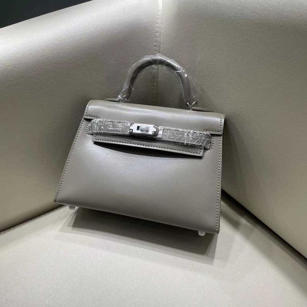 designer kelyss tote bag box 2023 new genuine leather silver buckle drawstring handheld one shoulder oblique straddle women's 1w5di
designer kelyss tote bag box 2023 new genuine leather silver buckle drawstring handheld one shoulder oblique straddle women's 1w5di