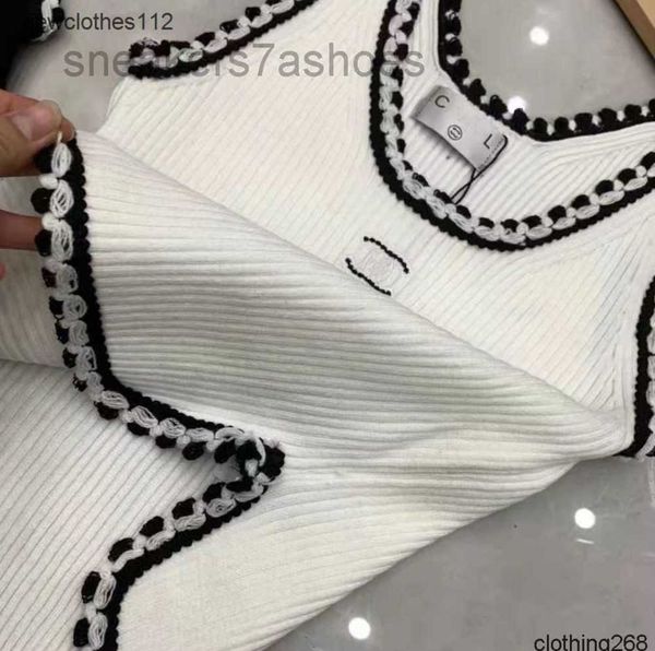 anagram-embroidered women tanks camis cotton-blend tank two c letters designer skirts yoga suit channel dress bra vest ladies solid vintage, White 
anagram-embroidered women tanks camis cotton-blend tank two c letters designer skirts yoga suit channel dress bra vest ladies solid vintage, White