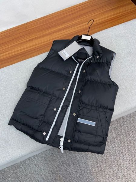designer down gillets cg winter warm canadaian designer luxury body warmer puffy fur men vest waistcoat goosing coat exterior thick gillets, Black;white
designer down gillets cg winter warm canadaian designer luxury body warmer puffy fur men vest waistcoat goosing coat exterior thick gillets, Black;white