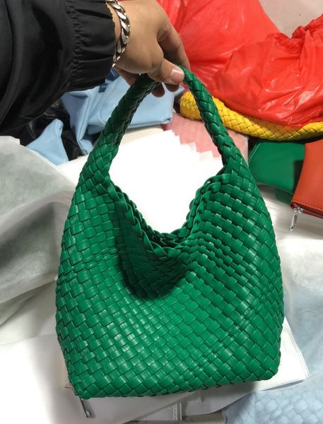 luxury handbag designer bag the tote bag shouder crossbody bags leather women bag braid leather bags handbag designer lady clutch purse shou
luxury handbag designer bag the tote bag shouder crossbody bags leather women bag braid leather bags handbag designer lady clutch purse shou