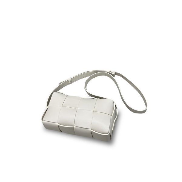 cloud bag - large weave, minimalist design: genuine leather grid weave small square bag, stylish handbag, underarm, single shoulder, crossbo
cloud bag - large weave, minimalist design: genuine leather grid weave small square bag, stylish handbag, underarm, single shoulder, crossbo