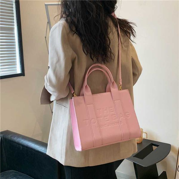 tote bag 2023 new high capacity one shoulder crossbody handheld women's bag fashionable and versatile for work commuting simple texture
tote bag 2023 new high capacity one shoulder crossbody handheld women's bag fashionable and versatile for work commuting simple texture
