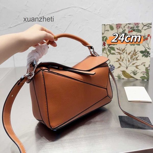 bags bag 2023 loewsbag classic puzzles handbag spliced spain checker men's women's large capacity handbags leather strap designer
bags bag 2023 loewsbag classic puzzles handbag spliced spain checker men's women's large capacity handbags leather strap designer